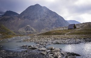Crow Pass Trail cabin